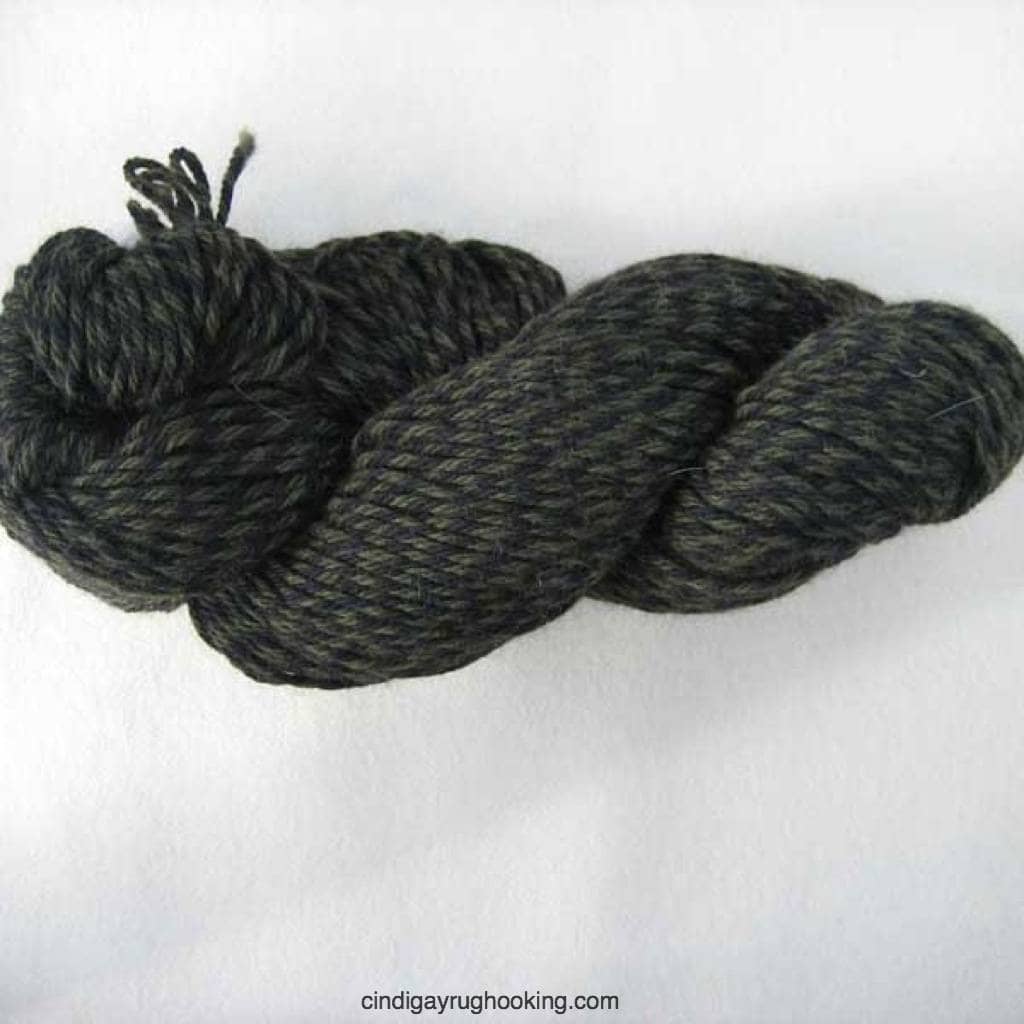 rughooking 100% wool yarn for whipping the edge of hooked rugs