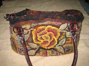 rughooking: hooked purse progress